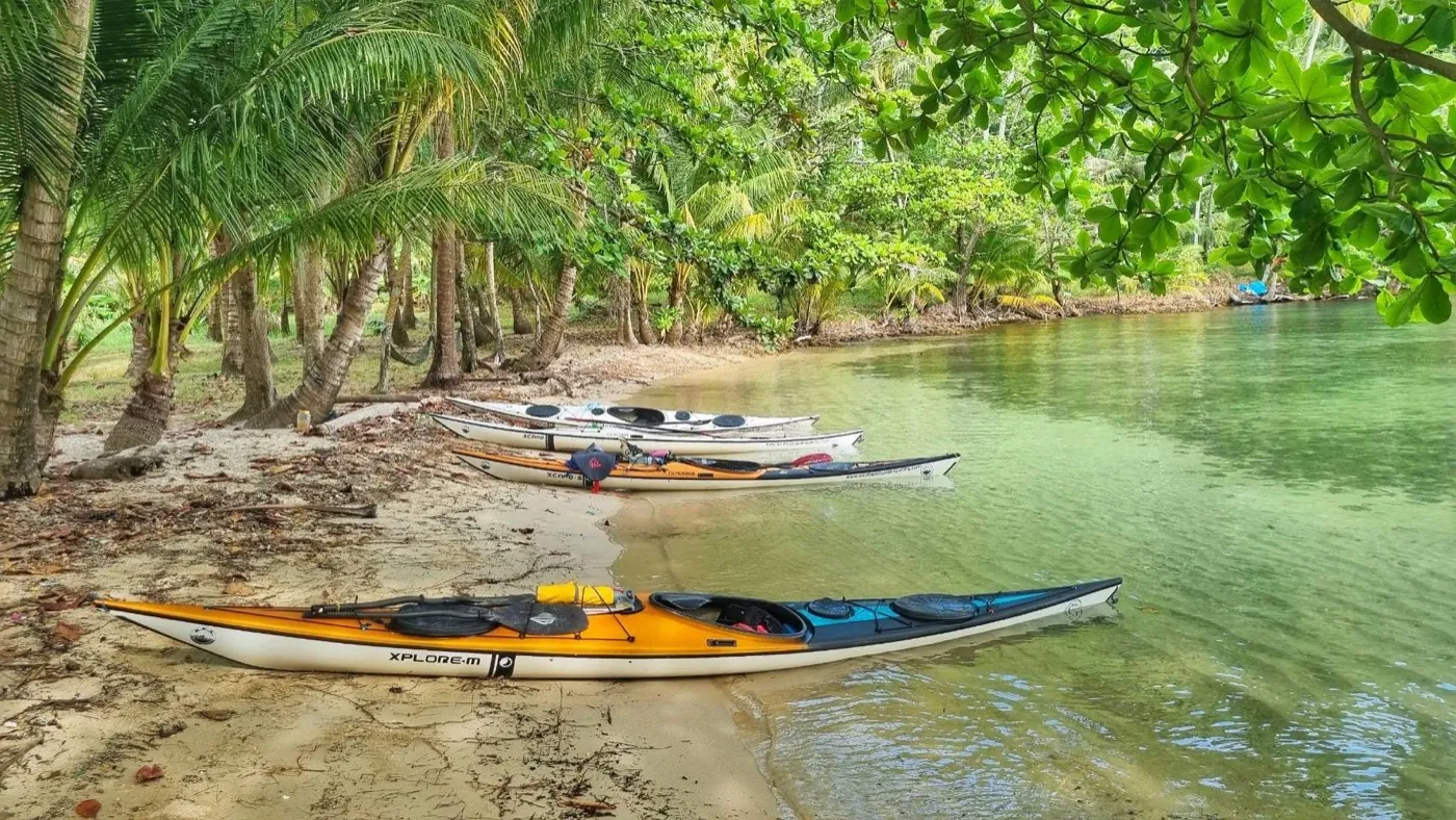 sea-kayaking-koh-chang-jungle-beach