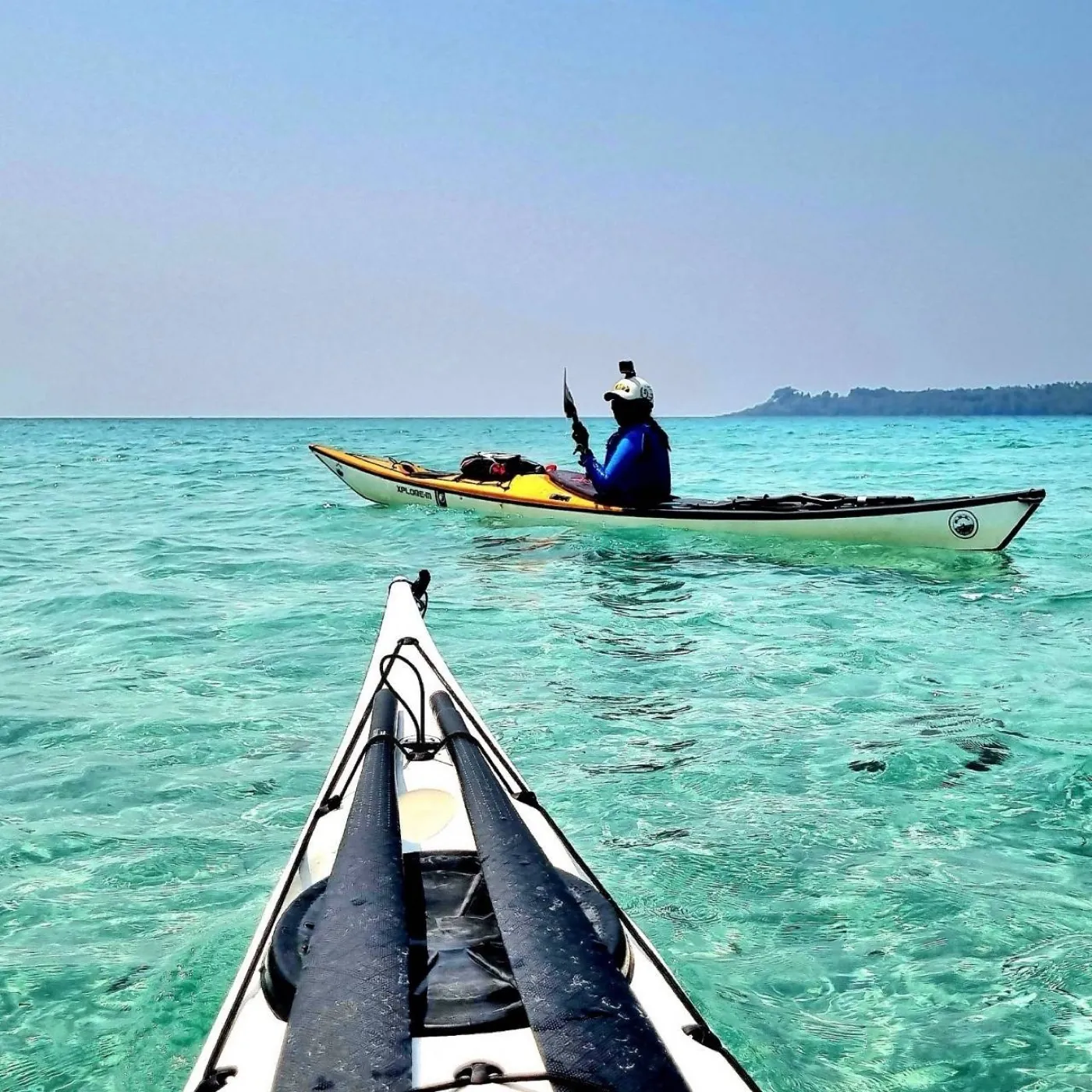 sea-kayaking-koh-chang-kayaker-turquoise-water