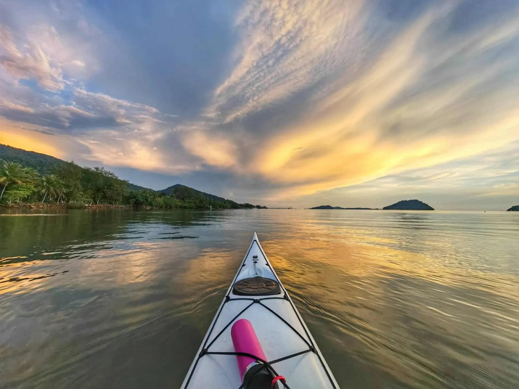 sea-kayaking-koh-chang-sunset-kayak-bow