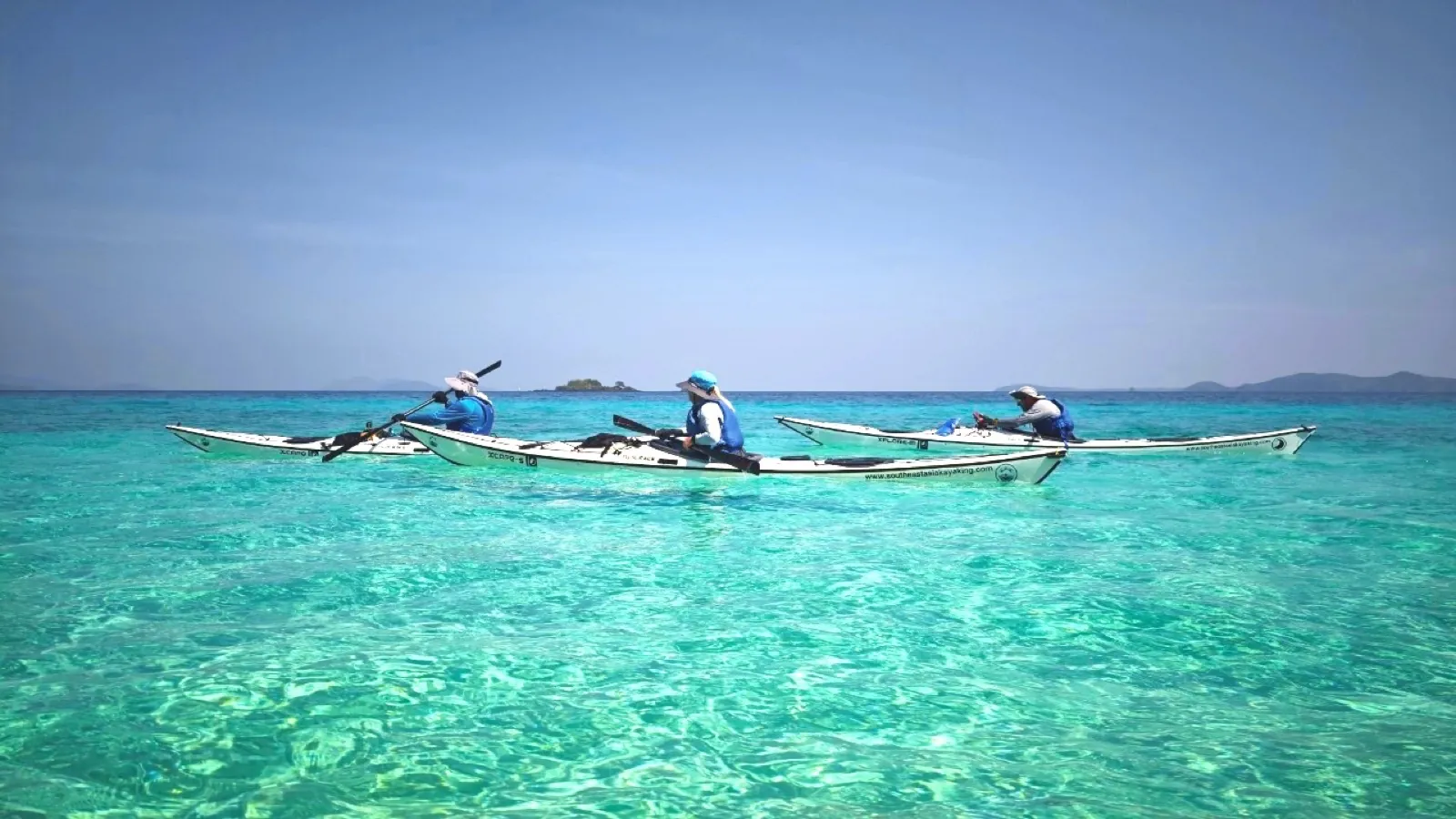 sea-kayaking-koh-chang-turquoise-shallows